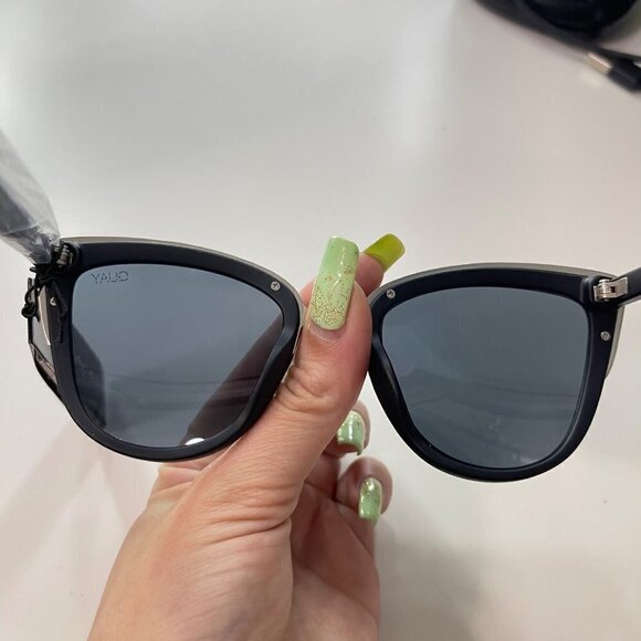 Quay Australia NWT Black Silver Accent My Girl Cat Eye Sunglasses & Case - Picture 4 of 7